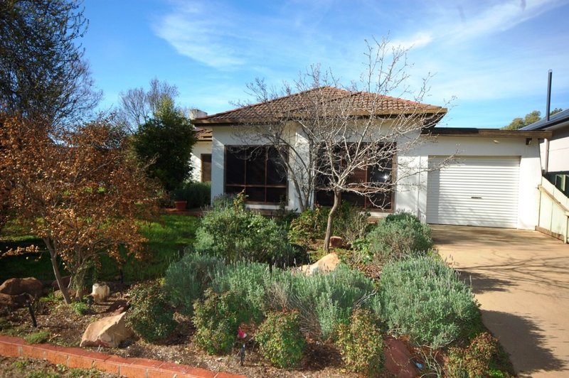 Photo - 21 Groongal Avenue, Griffith NSW 2680 - Image 2