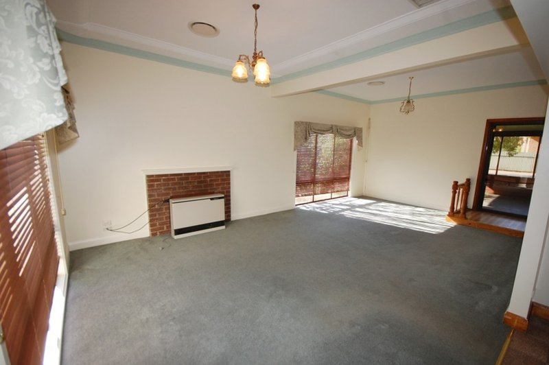 Photo - 21 Groongal Avenue, Griffith NSW 2680 - Image 5