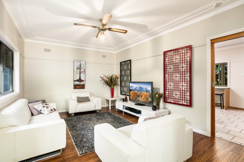 Photo - 21 Gundarun Street, West Wollongong NSW 2500 - Image 2