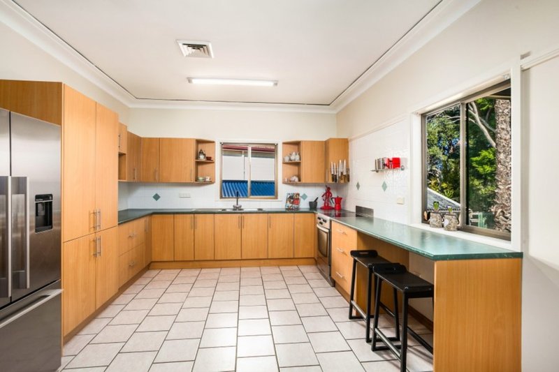 Photo - 21 Gundarun Street, West Wollongong NSW 2500 - Image 4