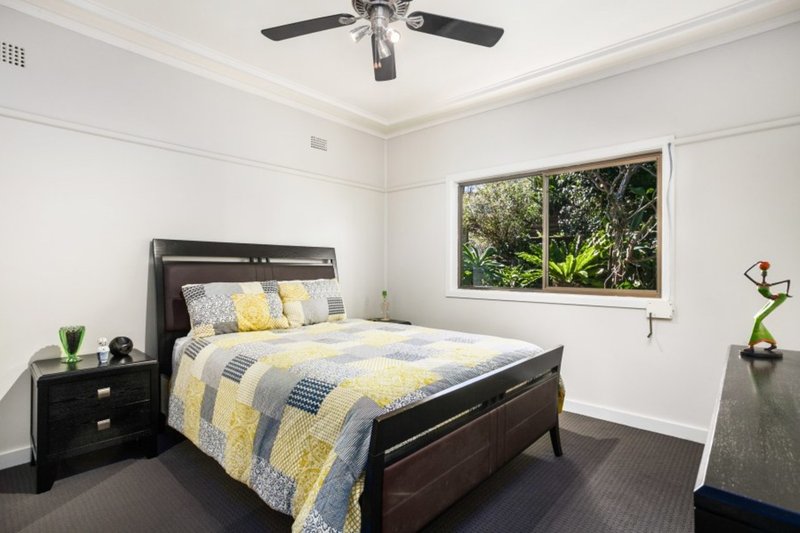 Photo - 21 Gundarun Street, West Wollongong NSW 2500 - Image 5