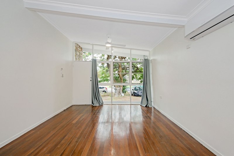 Photo - 21 Hall Street, Chermside QLD 4032 - Image 5