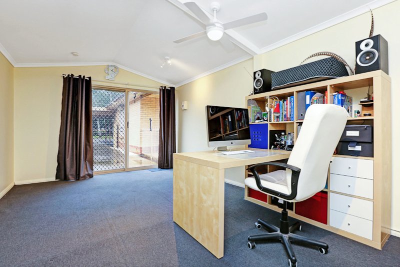 Photo - 21 Hamish Grove, Rostrevor SA 5073 - Image 10