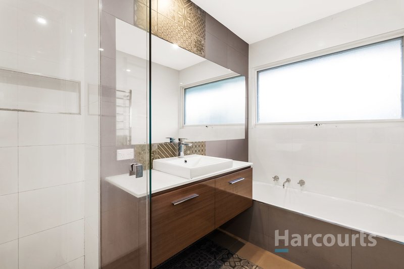 Photo - 21 Hardy Crescent, Heathmont VIC 3135 - Image 5