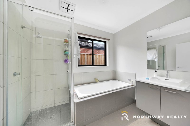 Photo - 21 Hawa Avenue, Wollert VIC 3750 - Image 5