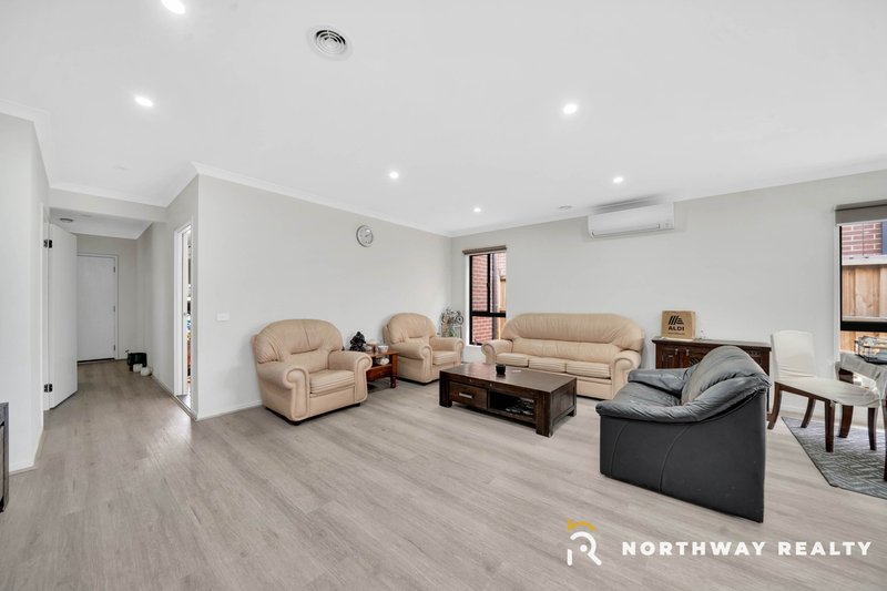 Photo - 21 Hawa Avenue, Wollert VIC 3750 - Image 9