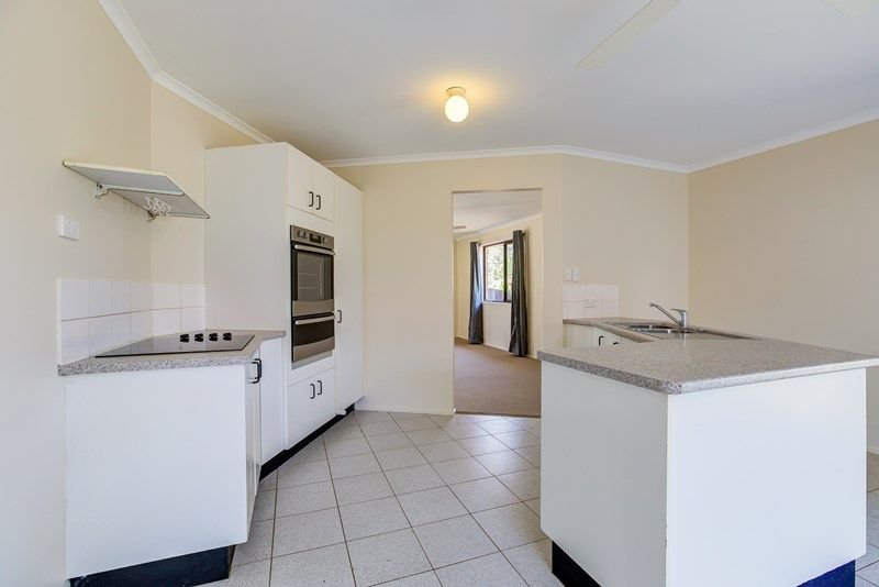 Photo - 21 Hawkins Street, Springwood QLD 4127 - Image 3