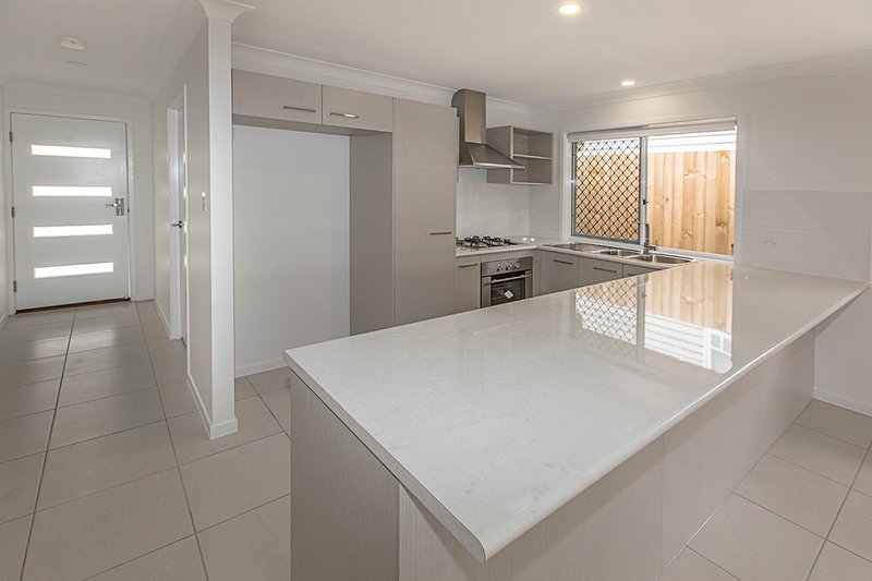 Photo - 2/1 Hayes Street, Raceview QLD 4305 - Image 3