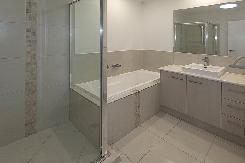 Photo - 2/1 Hayes Street, Raceview QLD 4305 - Image 11