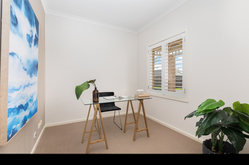 Photo - 21 Hedges Street, Craigieburn VIC 3064 - Image 2