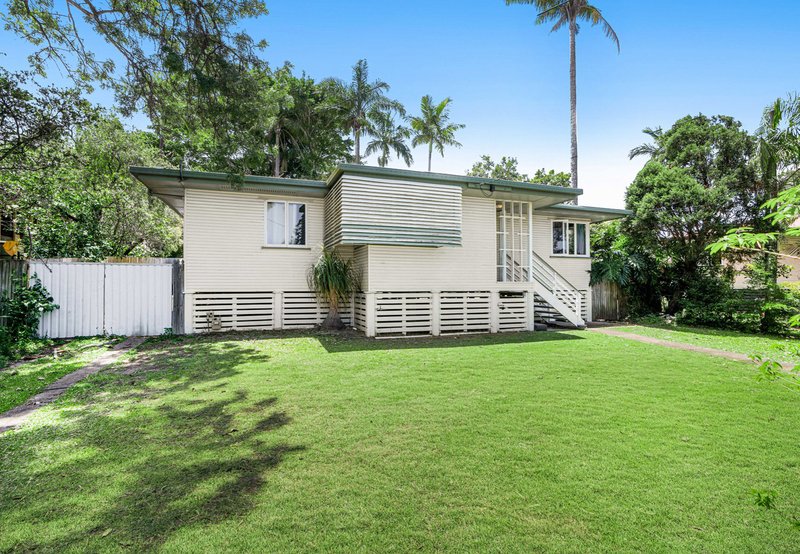 21 Hellyer Street, Wynnum West QLD 4178