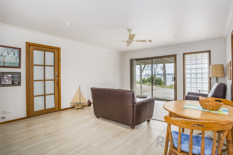 Photo - 21 Hely Street, Fennell Bay NSW 2283 - Image 16