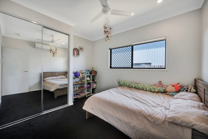 Photo - 21 Henderson Street, Mount Low QLD 4818 - Image 17