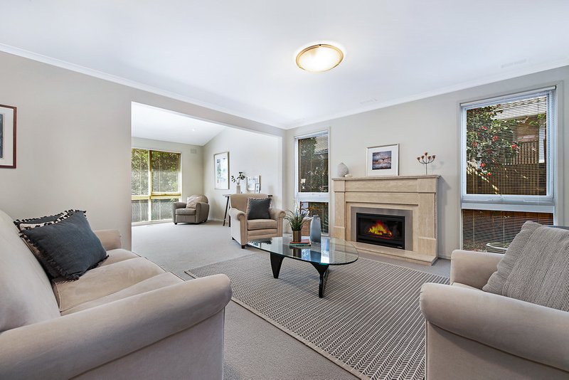 Photo - 21 Heysham Drive, Wheelers Hill VIC 3150 - Image 5