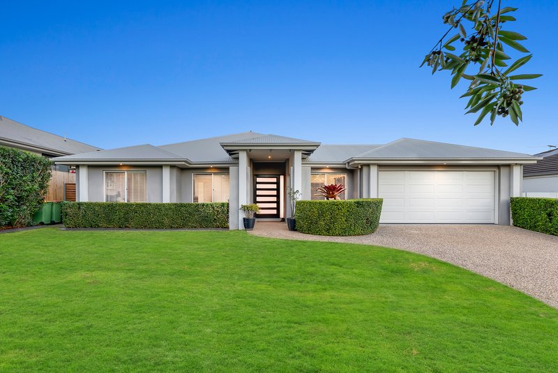 Photo - 21 Hillcrest Court, Murrumba Downs QLD 4503 - Image 1