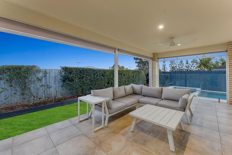 Photo - 21 Hillcrest Court, Murrumba Downs QLD 4503 - Image 11