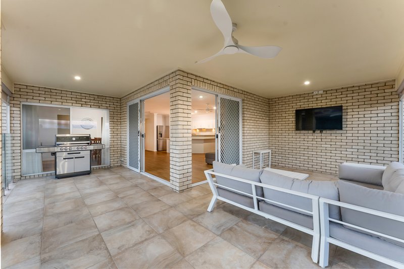 Photo - 21 Hillcrest Court, Murrumba Downs QLD 4503 - Image 12