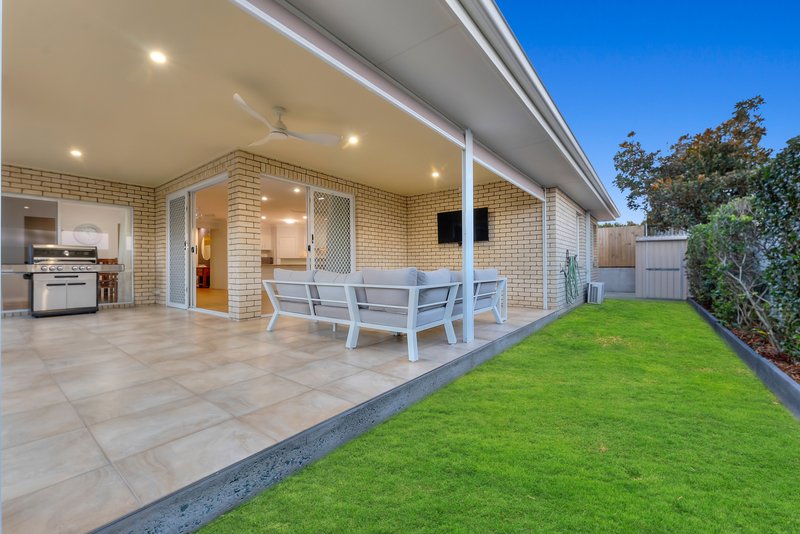 Photo - 21 Hillcrest Court, Murrumba Downs QLD 4503 - Image 14
