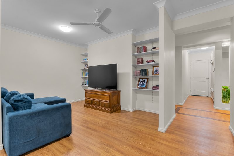 Photo - 21 Hillcrest Court, Murrumba Downs QLD 4503 - Image 16