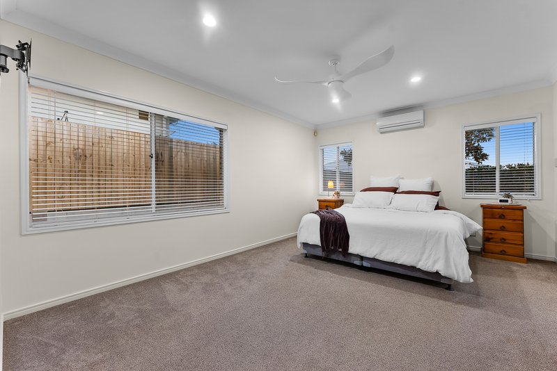 Photo - 21 Hillcrest Court, Murrumba Downs QLD 4503 - Image 17