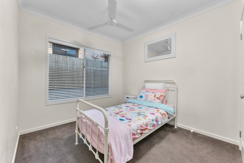 Photo - 21 Hillcrest Court, Murrumba Downs QLD 4503 - Image 21