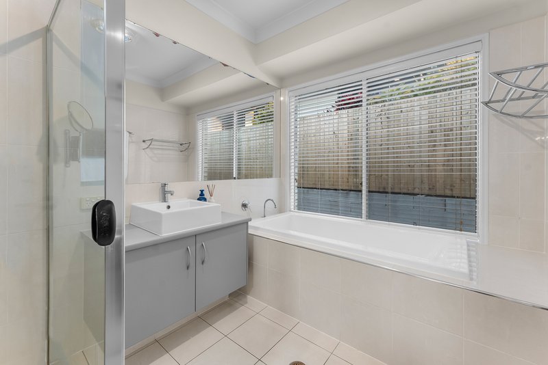 Photo - 21 Hillcrest Court, Murrumba Downs QLD 4503 - Image 23