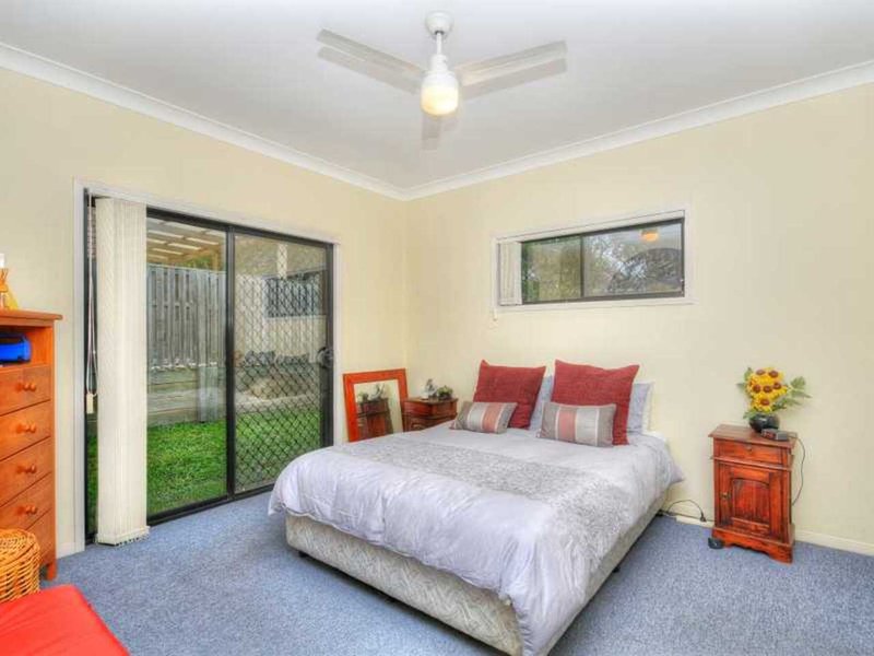 Photo - 21 Hillridge Crescent, Varsity Lakes QLD 4227 - Image 6