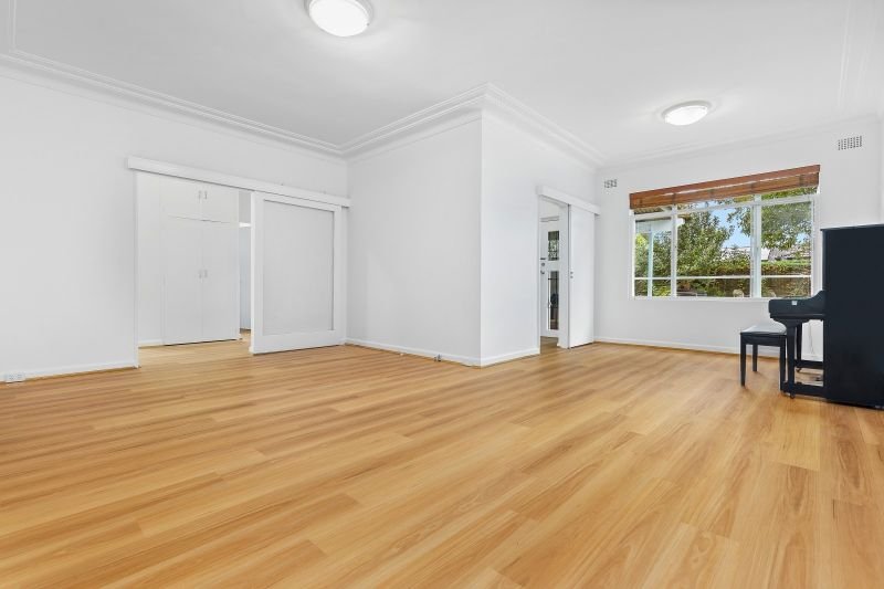 Photo - 21 Hinemoa Avenue, Normanhurst NSW 2076 - Image 2