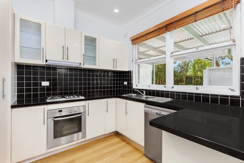 Photo - 21 Hinemoa Avenue, Normanhurst NSW 2076 - Image 3