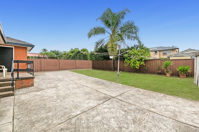 Photo - 21 Hinkler Avenue, Condell Park NSW 2200 - Image 6