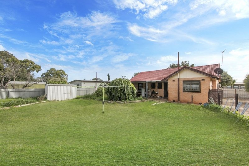 Photo - 21 Hinsley Road, Smithfield Plains SA 5114 - Image 11