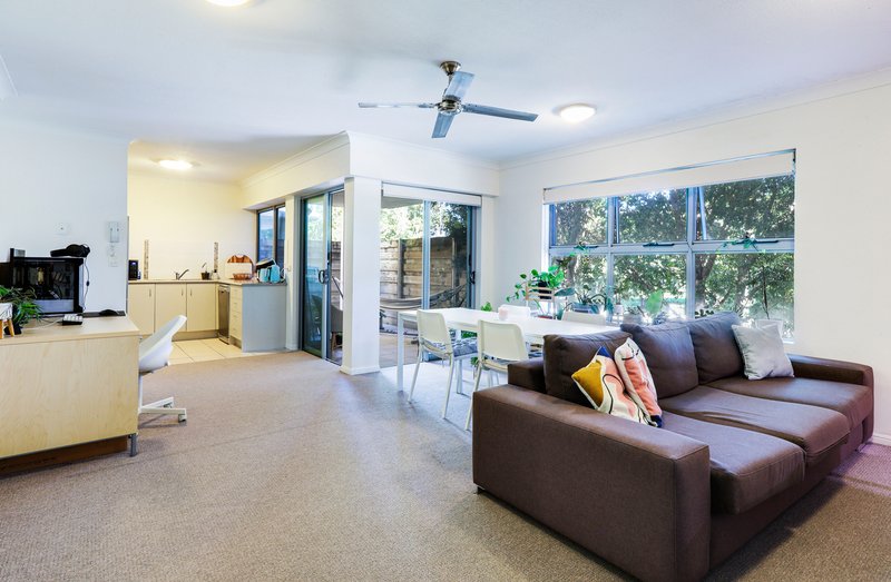 Photo - 2/1 Hinterland Drive, Mudgeeraba QLD 4213 - Image