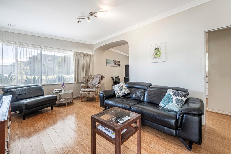 Photo - 21 Hokin Street, Waikiki WA 6169 - Image 5