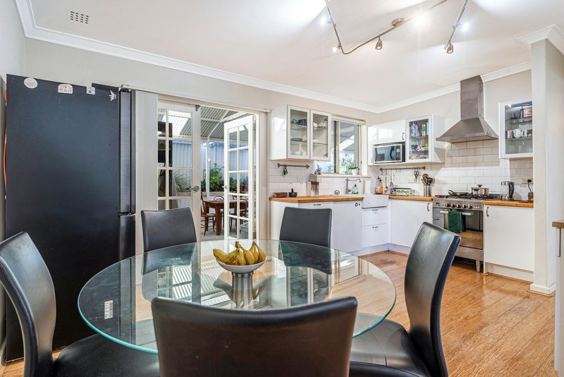 Photo - 21 Hokin Street, Waikiki WA 6169 - Image 7