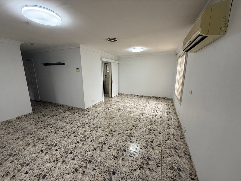 Photo - 21 Holland Crescent, Casula NSW 2170 - Image 4