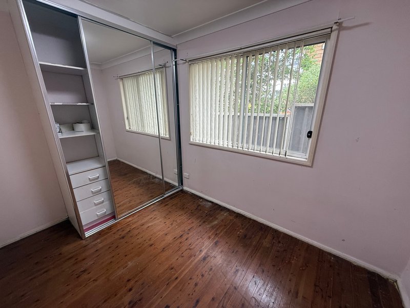 Photo - 21 Holland Crescent, Casula NSW 2170 - Image 12