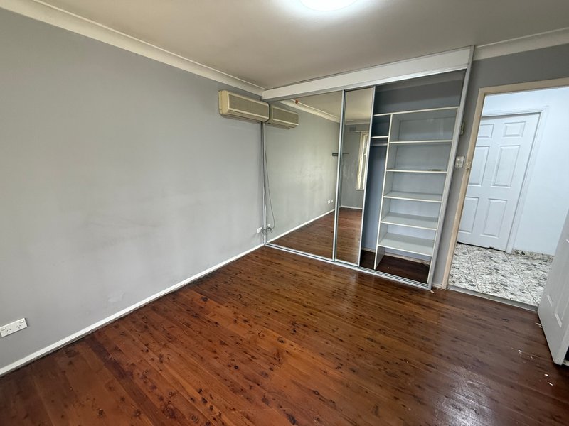 Photo - 21 Holland Crescent, Casula NSW 2170 - Image 13