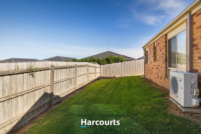 Photo - 21 Hollington Way, Berwick VIC 3806 - Image 11