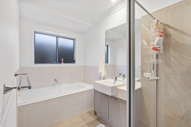 Photo - 21 Hoop Pine Circuit, Coomera QLD 4209 - Image 10