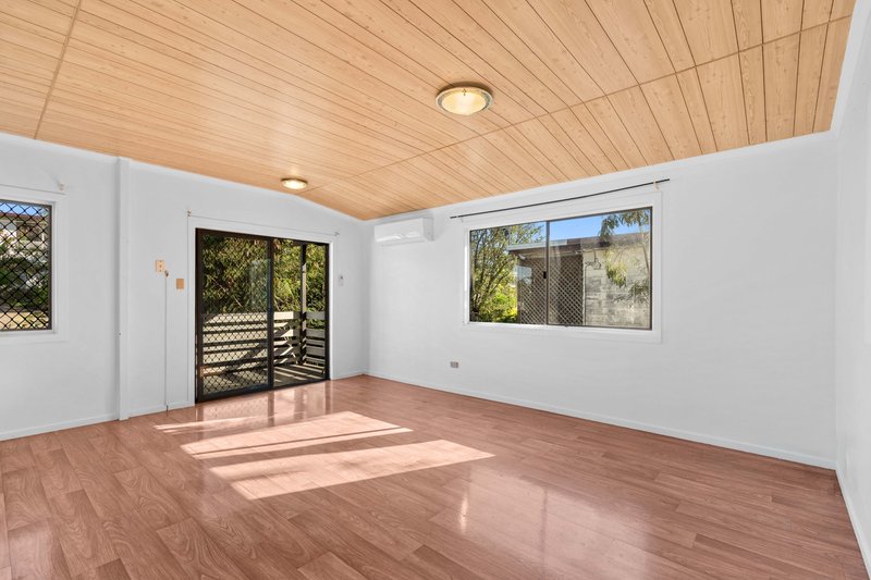 Photo - 21 Hope Street, Kingston QLD 4114 - Image 4