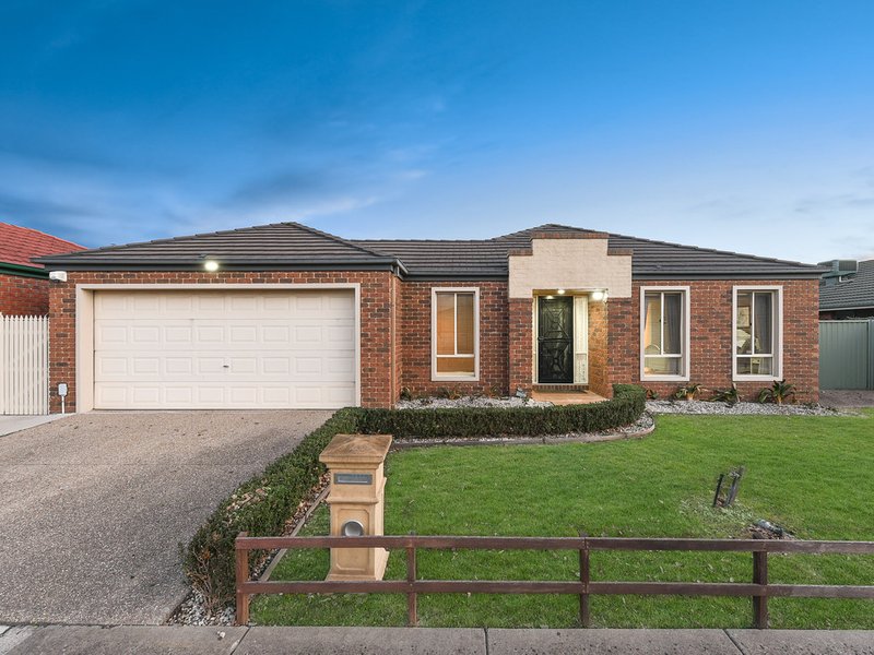 21 Hunt Club Boulevard, Cranbourne East VIC 3977