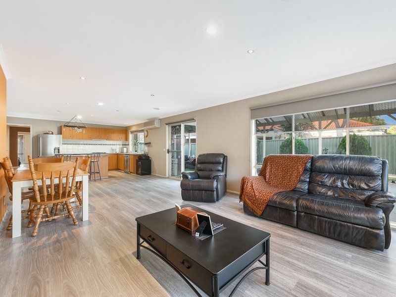 Photo - 21 Hunt Club Boulevard, Cranbourne East VIC 3977 - Image 8