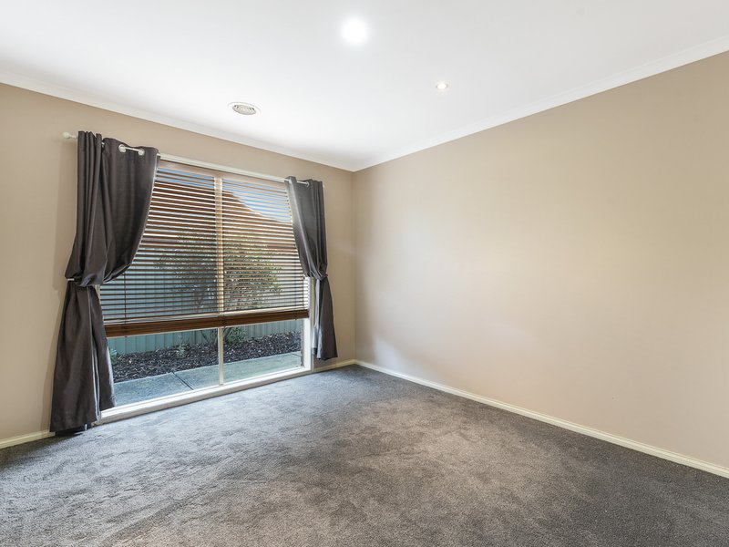 Photo - 21 Hunt Club Boulevard, Cranbourne East VIC 3977 - Image 16