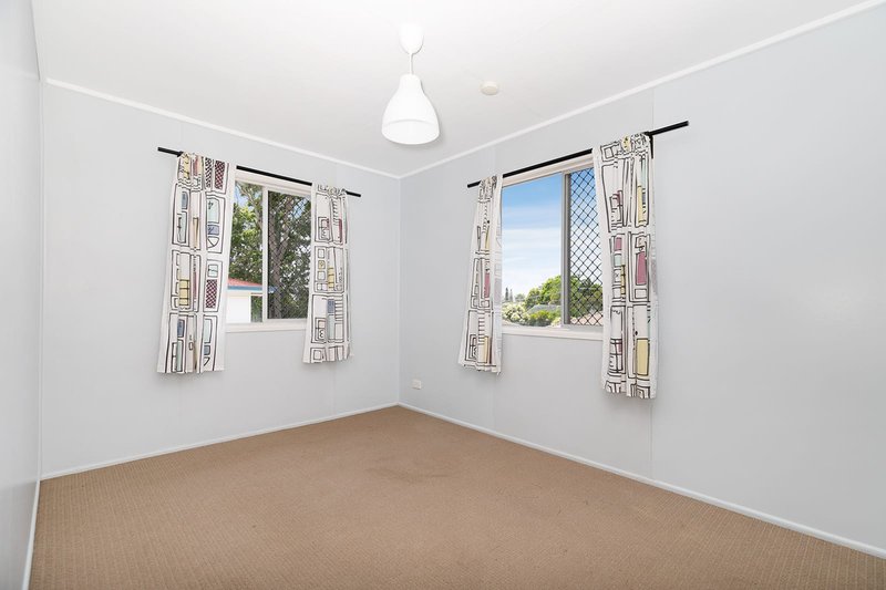 Photo - 21 Hunter Street, Woodridge QLD 4114 - Image 6