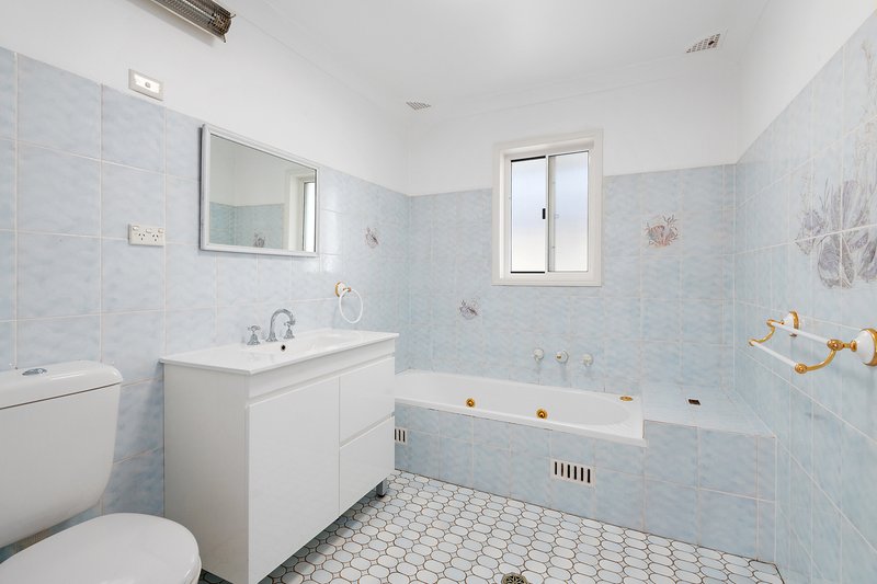 Photo - 21 Huntleys Point Road, Huntleys Point NSW 2111 - Image 11