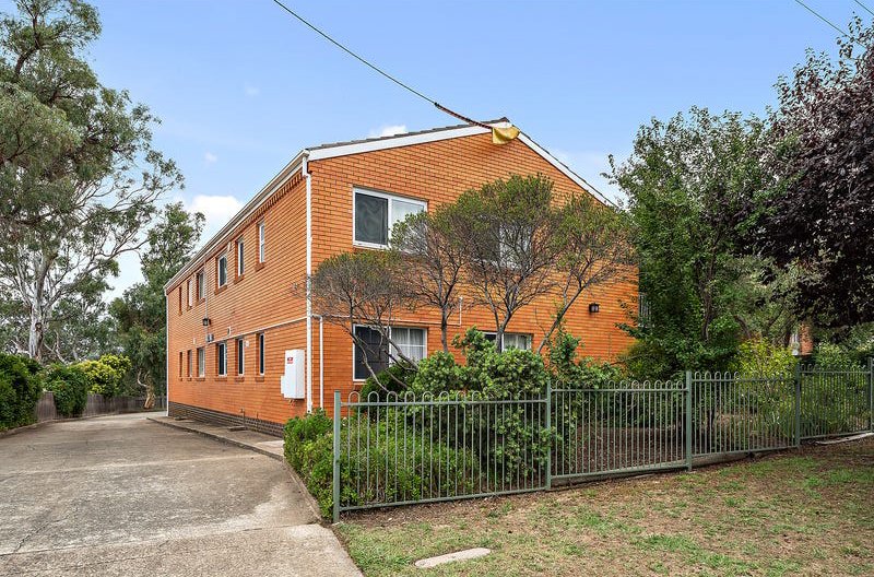 2/1 Hybon Avenue, Queanbeyan East NSW 2620