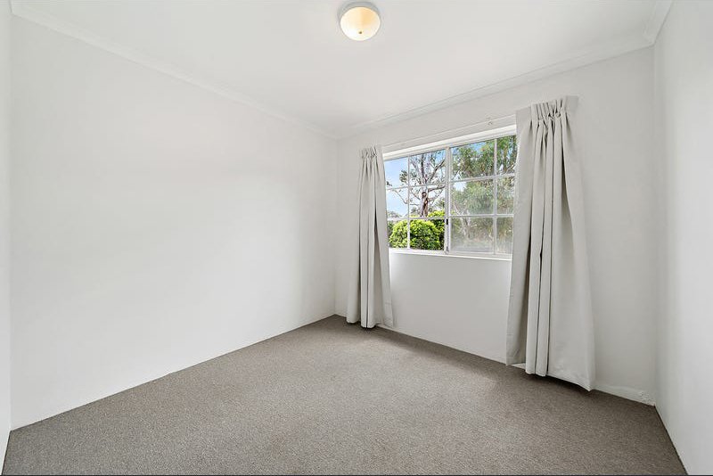 Photo - 2/1 Hybon Avenue, Queanbeyan East NSW 2620 - Image 9