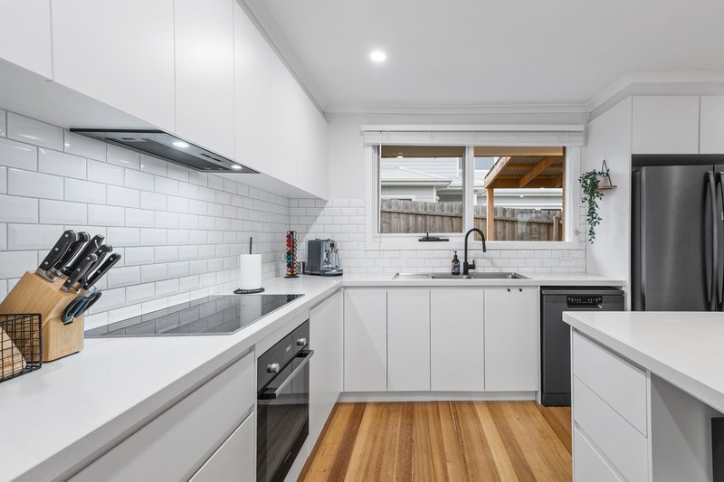 Photo - 21 Illawara Crescent, Bayswater North VIC 3153 - Image 4