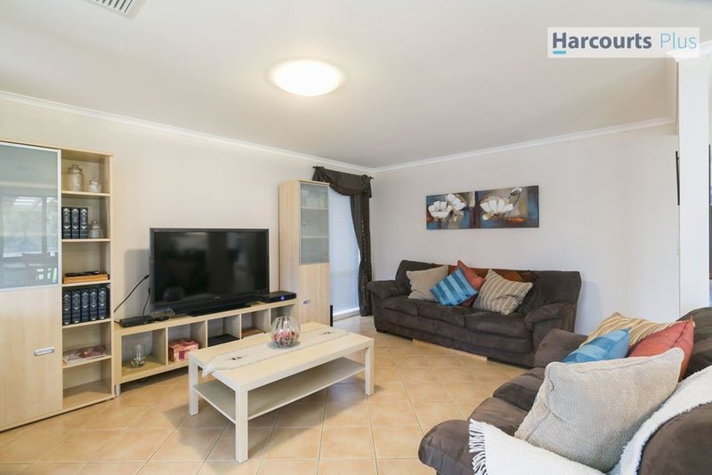 Photo - 21 Ingleton Drive, Hallett Cove SA 5158 - Image 4