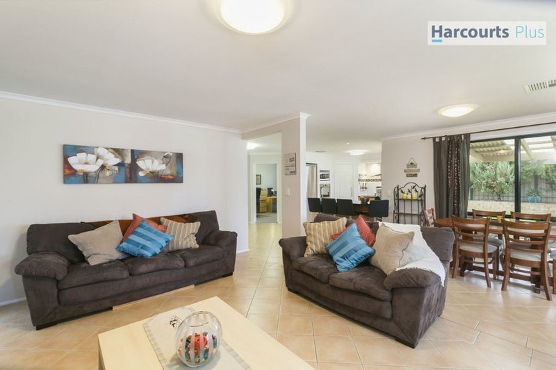 Photo - 21 Ingleton Drive, Hallett Cove SA 5158 - Image 5